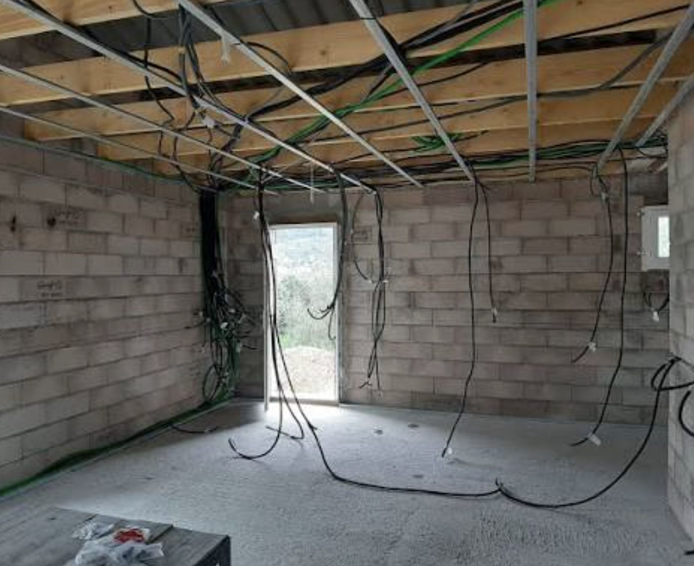 Chantier de rénovation électrique par Services Habitat en Eure-et-Loir